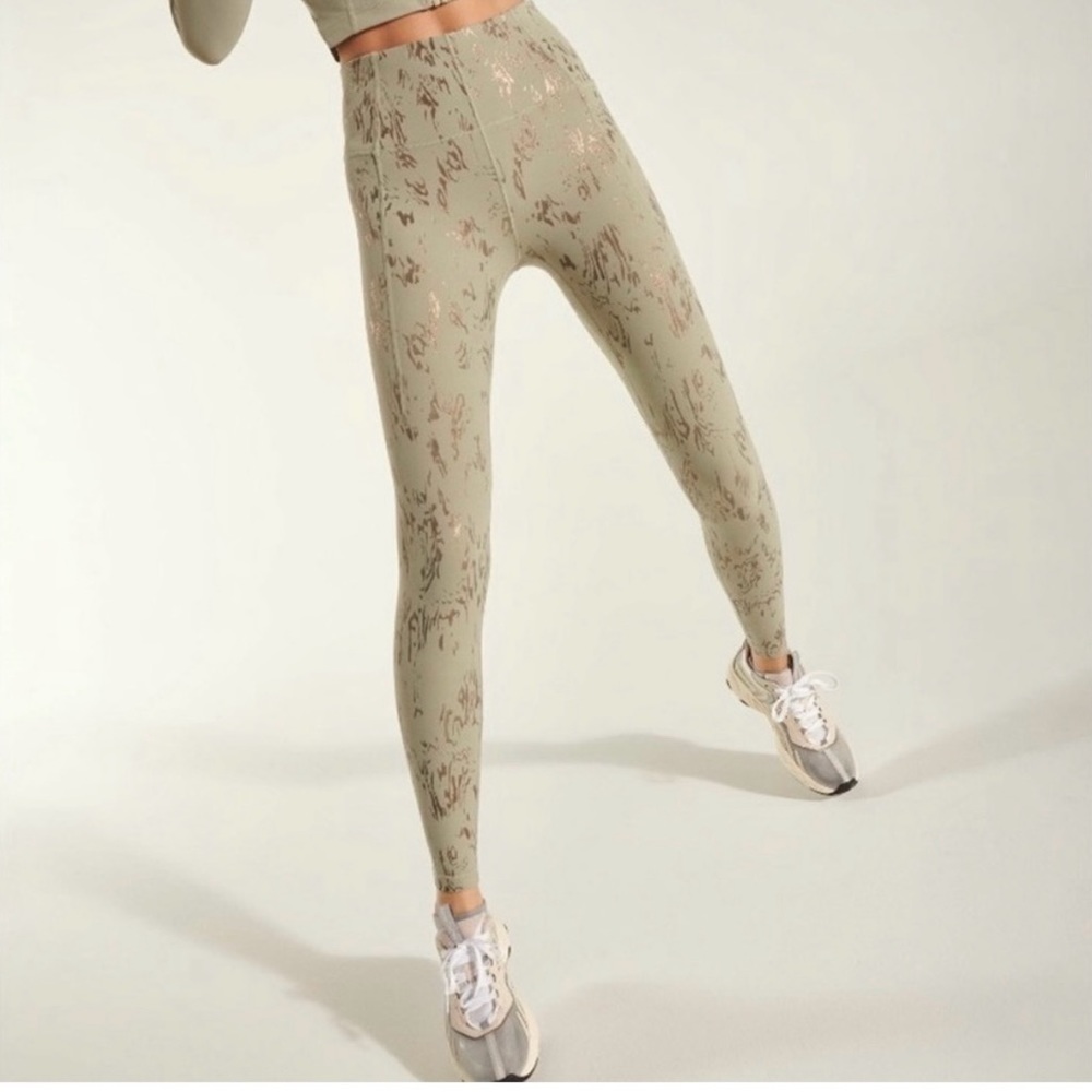 Halle Berry X Sweaty Betty Legging Women's XS Athena Super Soft 7/8 leng… - Picture 7 of 9